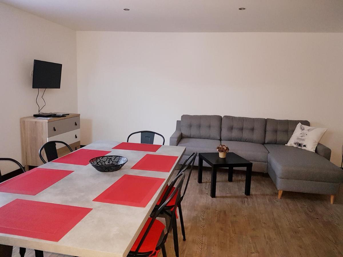 Lievre 4 Etoiles Apartment *